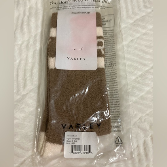 🆕 “Spencer Sock” Varley Unisex Stylish Tan and White Fuzzy Yoga Socks! 💥 - Picture 4 of 8